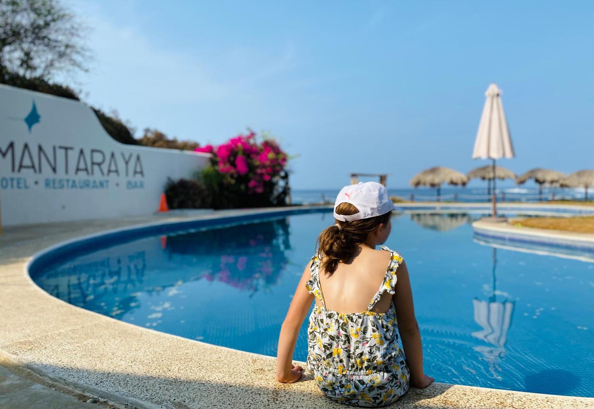 Manta Raya Hotel - Right On The Beach Cuatunalco Exteriör bild