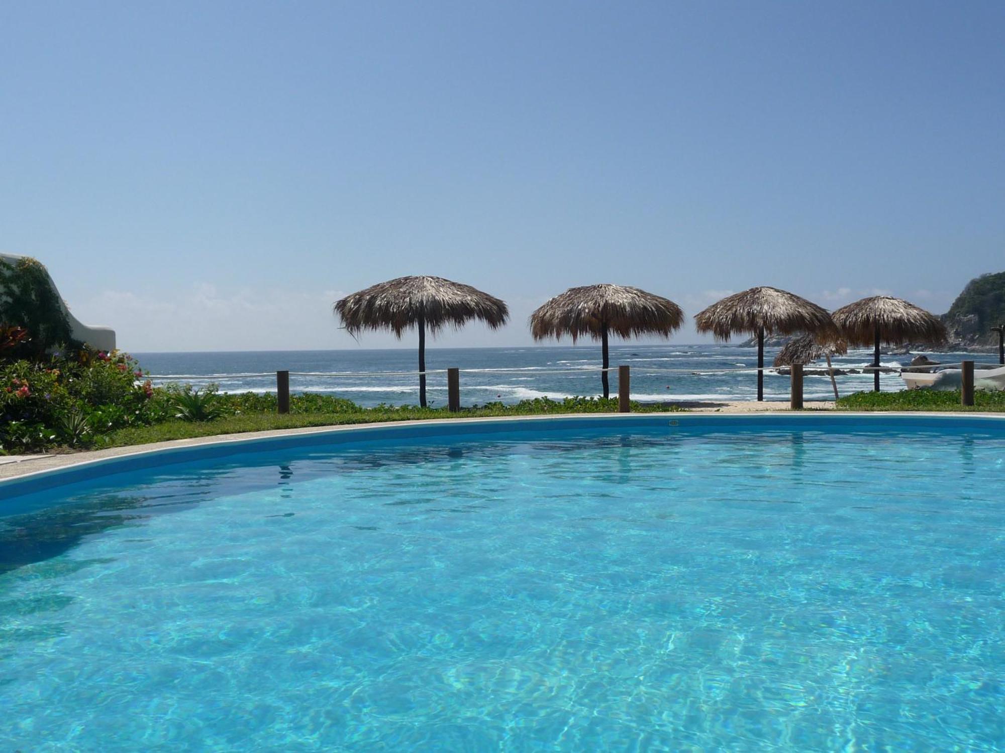 Manta Raya Hotel - Right On The Beach Cuatunalco Exteriör bild