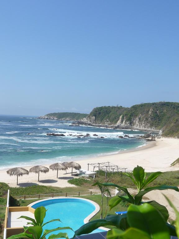 Manta Raya Hotel - Right On The Beach Cuatunalco Exteriör bild