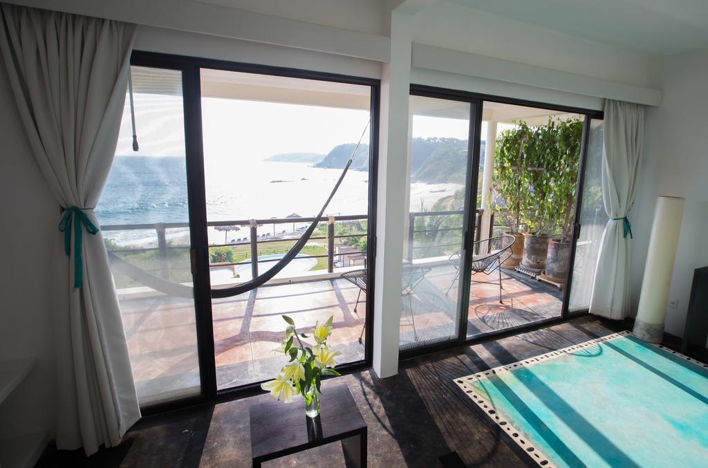 Manta Raya Hotel - Right On The Beach Cuatunalco Exteriör bild