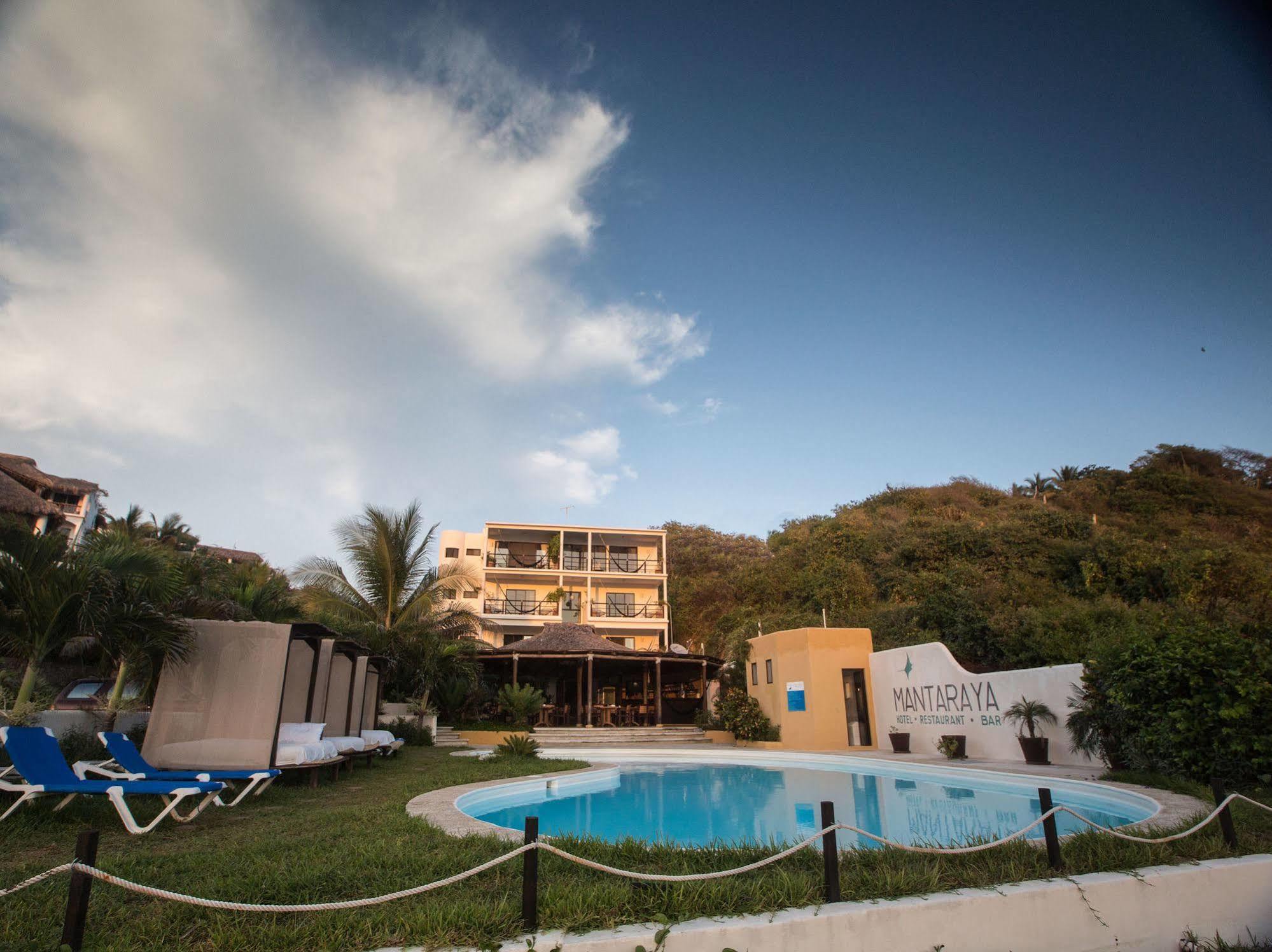 Manta Raya Hotel - Right On The Beach Cuatunalco Exteriör bild